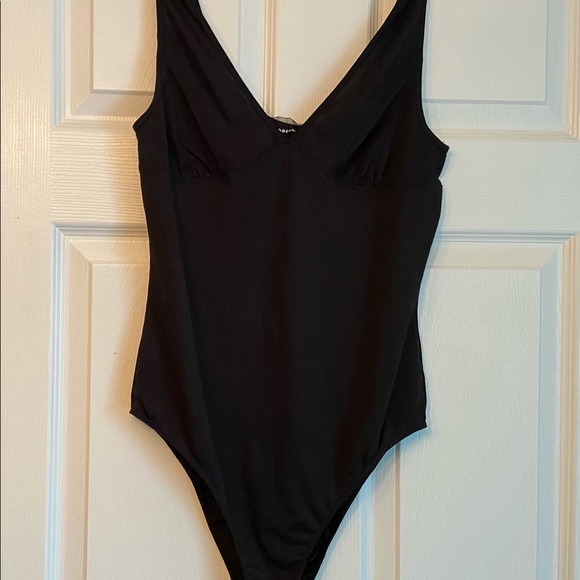 CodexMode Double-V Bodysuit- Medium - Picture 7 of 9